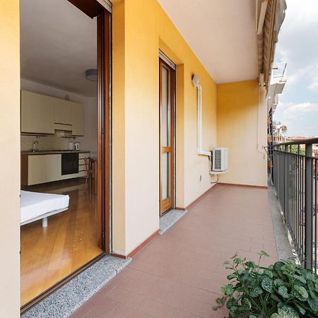 Cosy Studio With Balcony & Private Garage Milano Exteriör bild