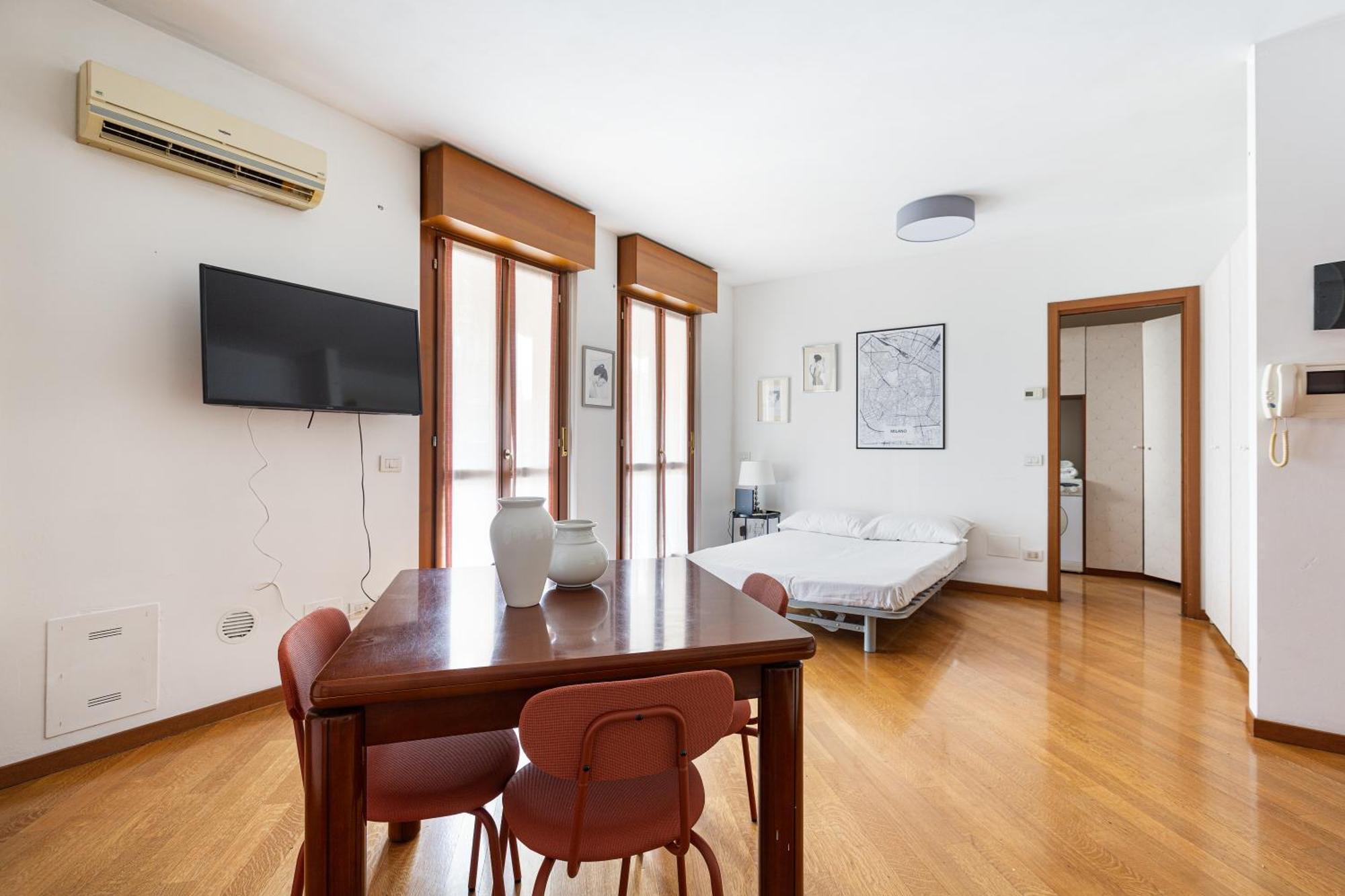 Cosy Studio With Balcony & Private Garage Milano Exteriör bild