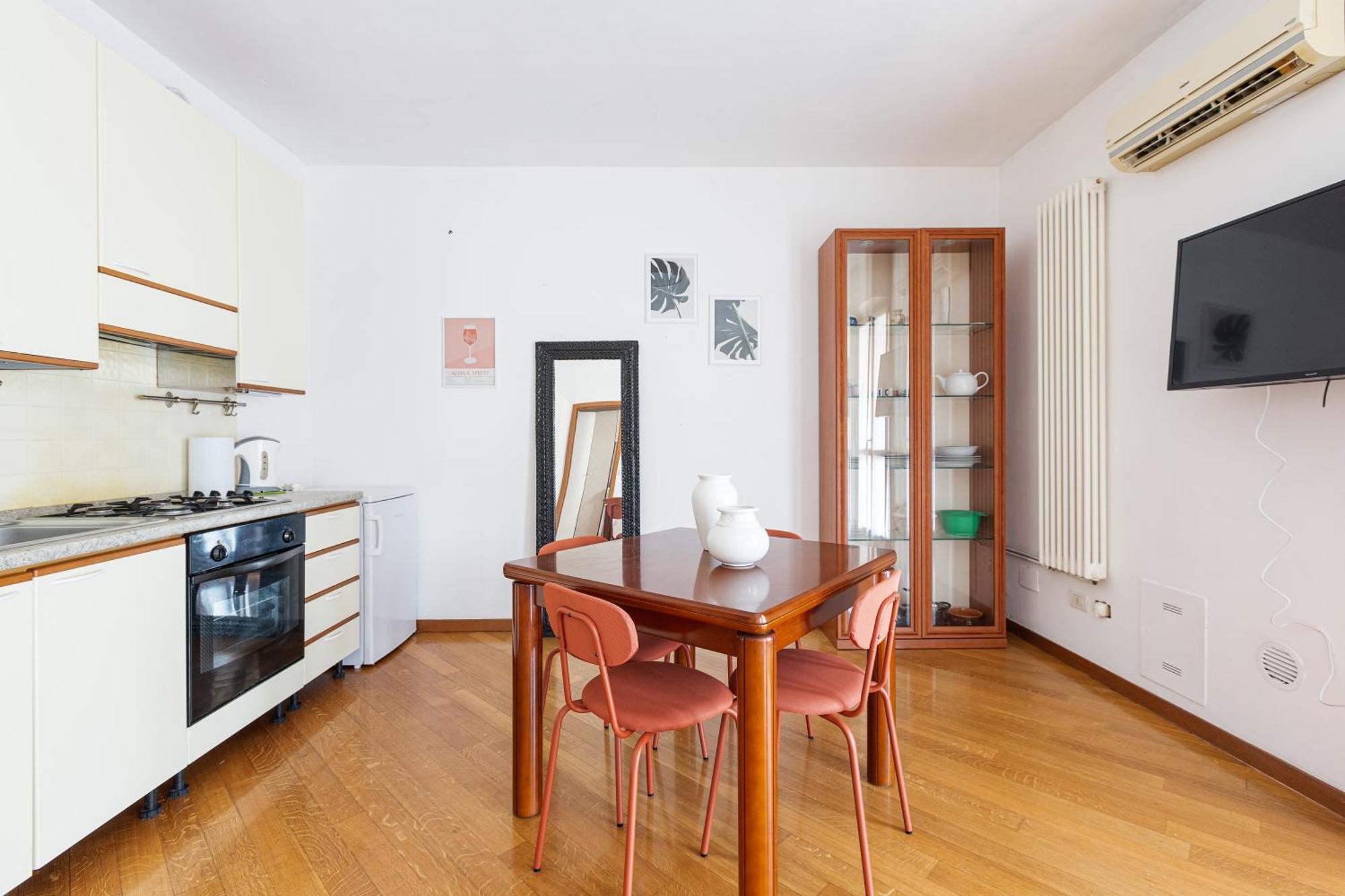 Cosy Studio With Balcony & Private Garage Milano Exteriör bild