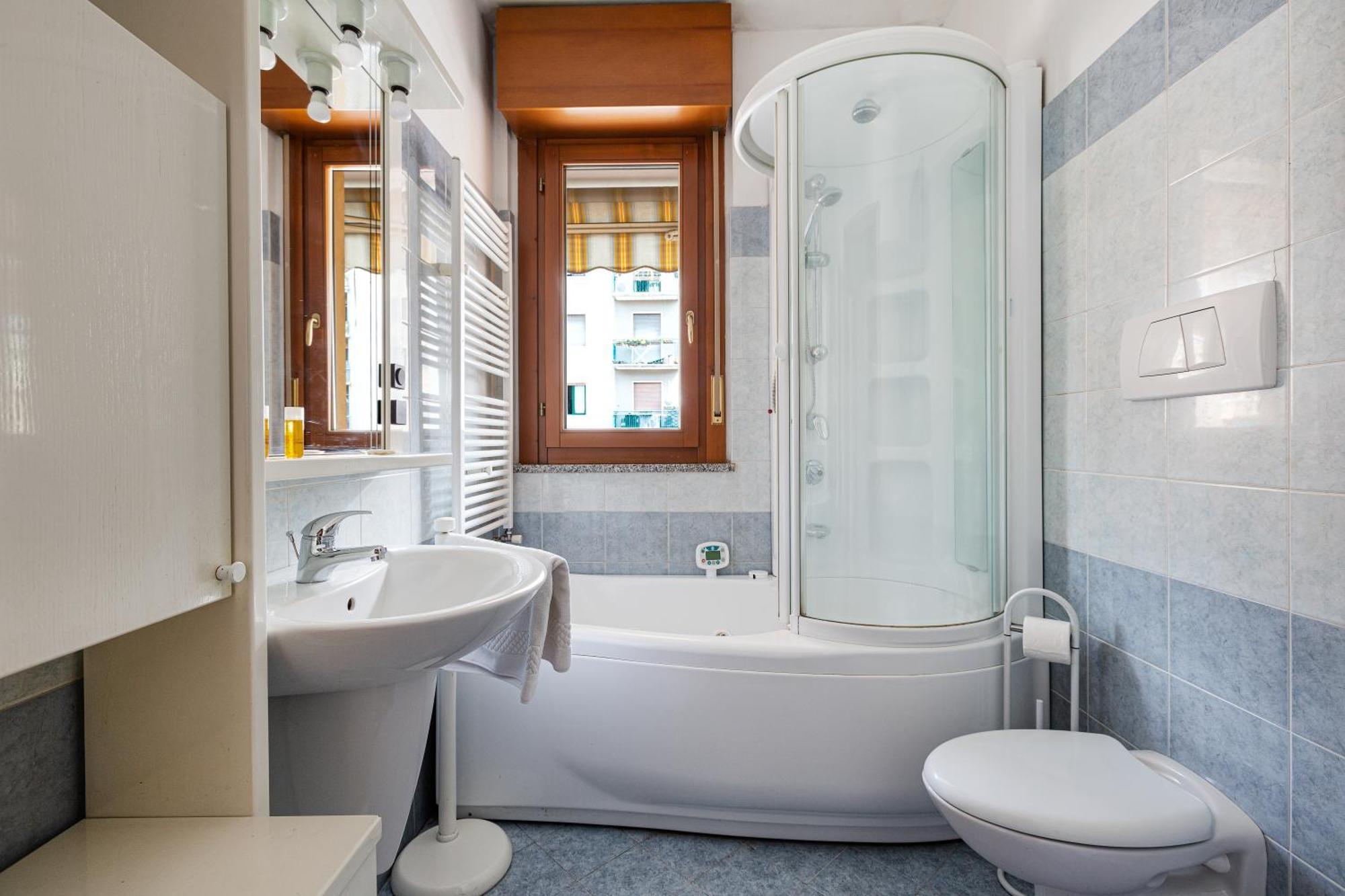 Cosy Studio With Balcony & Private Garage Milano Exteriör bild