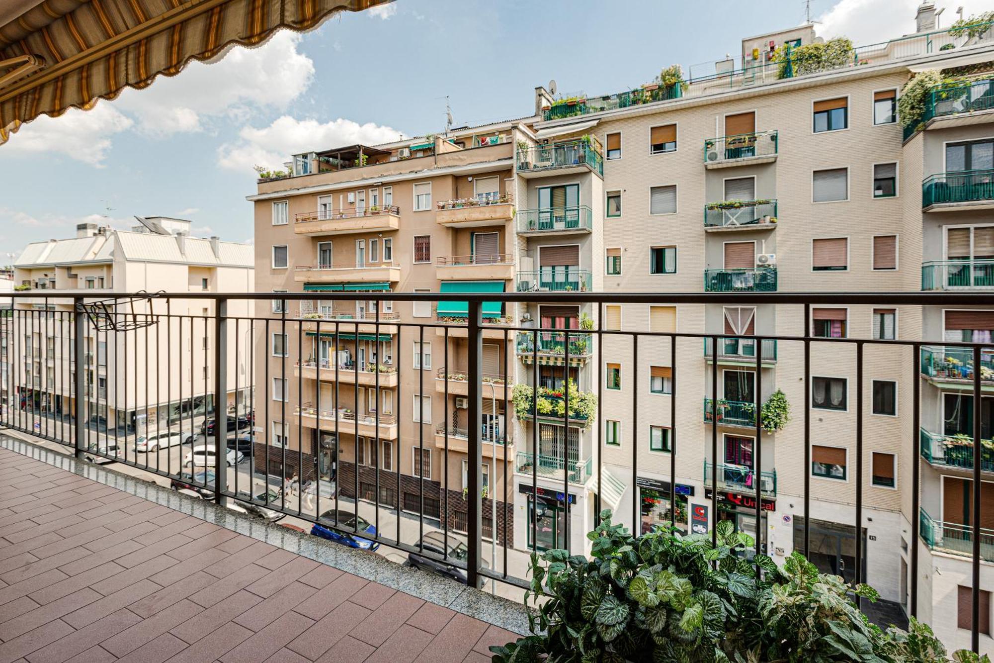 Cosy Studio With Balcony & Private Garage Milano Exteriör bild